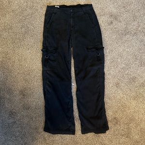 American eagle cargo pants - selling bc i lost weight and they don’t fit anymore